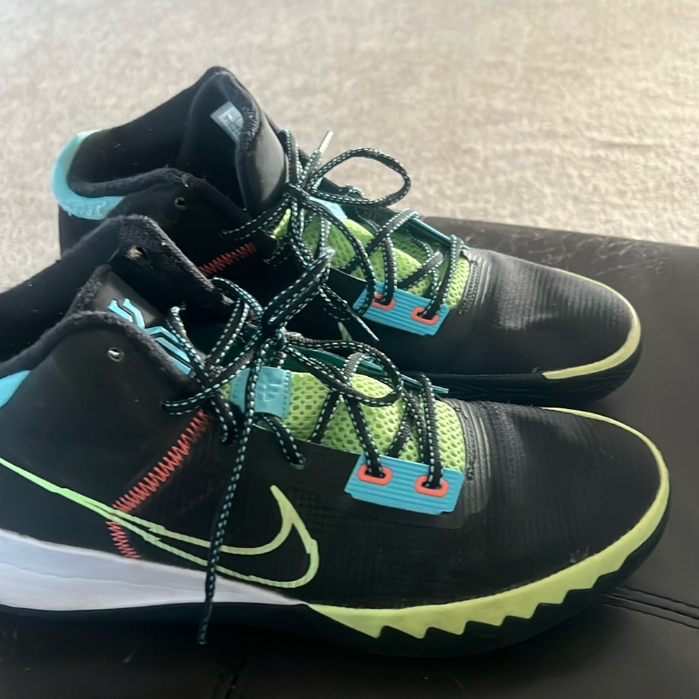 Kyries good condition no box great shoes no visible wear or tear